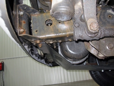 Unterfahrschutz Hyundai HD72/HD78 Lkw, Motor 3.3 TD ab Baujahr 1998 -