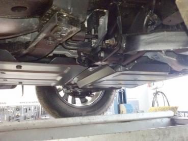 Unterfahrschutz Nissan NP300 Navara, Typ D23, Motor 2.3 dCi 4x4 ab Baujahr 07.2014 - 2018
