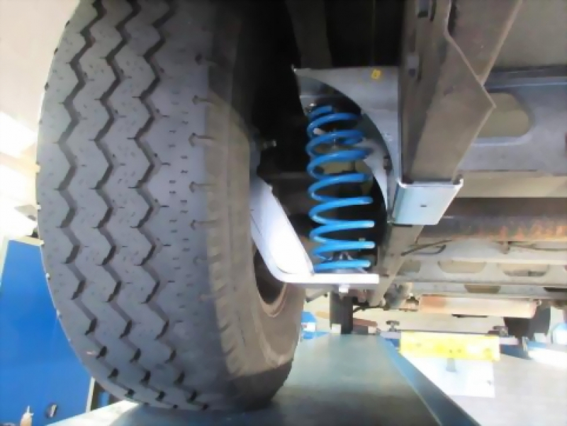 Zusatz-Federn AL-KO Chassis Einzelachse, Typ AMC, Baujahr 01.07.. (Achse verläuft durch Chassis)