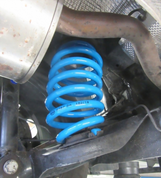 Verstärkte Federn Dacia Duster II 4x2, Typ SR, Baujahr 10.17..