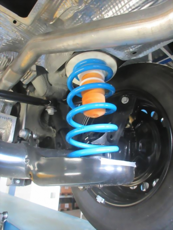 Verstärkte Federn Ford Tourneo Connect, Typ SK, Baujahr 02.22..