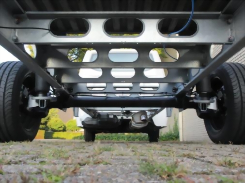Luftfederung AL-KO Chassis Einzelachse (VW T5/T6), Typ MC35T616, Baujahr 04.03.. (Achse verläuft unter Chassis)