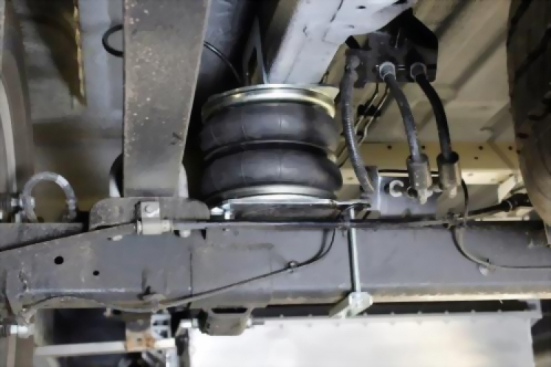 Luftfederung Maxus Deliver 9 Frontantrieb, Typ SV63C, Baujahr 07.20.. (8")