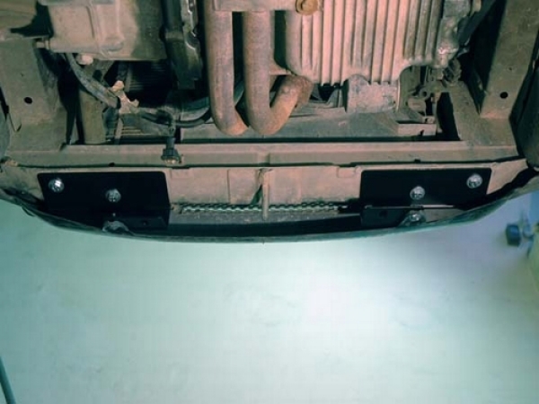 Unterfahrschutz Land Rover Freelander (nur für Fahrzeuge mit mittig vertikalem Abschlepphaken am Rahmenquerträger), Typ LN, Motor 1.8/2.5 ab Baujahr 02.1998 - 2001