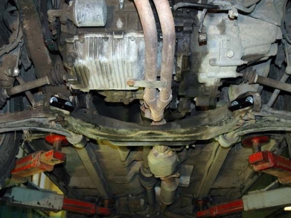 Unterfahrschutz Land Rover Freelander (nur für Fahrzeuge mit mittig vertikalem Abschlepphaken am Rahmenquerträger), Typ LN, Motor 1.8/2.5 ab Baujahr 02.1998 - 2001