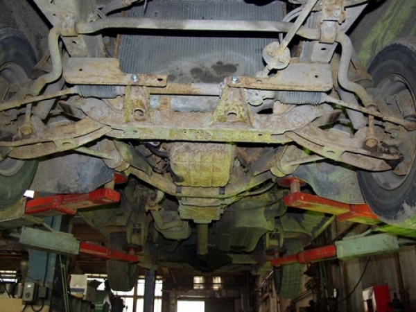 Unterfahrschutz Mitsubishi L300 II 2WD, Typ P0/P1/P2, Motor alle ab Baujahr 11.1986 - 02.2006