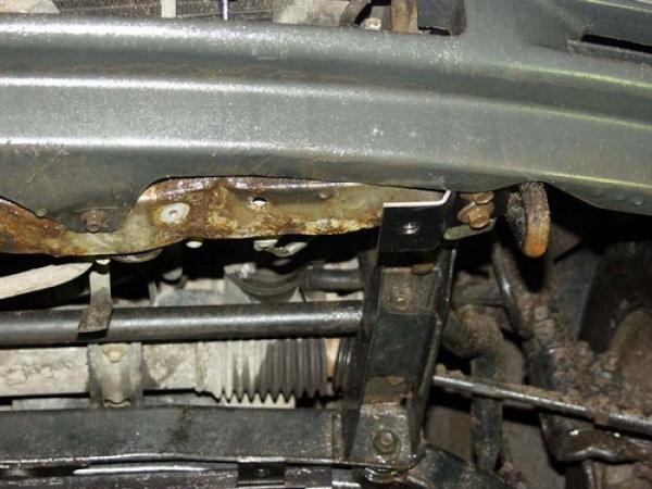 Unterfahrschutz Nissan Serena, Typ C23M, Motor 2.0 16V (4WD) ab Baujahr 11.1992 - 09.2001