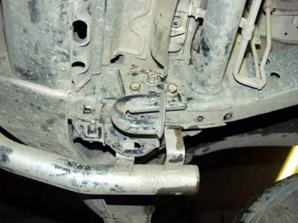 Unterfahrschutz Nissan Patrol GRII (mit Aussparung für Abschlepphaken), Typ Y61, Motor 3.0 TD/4.8 ab Baujahr 2005 -