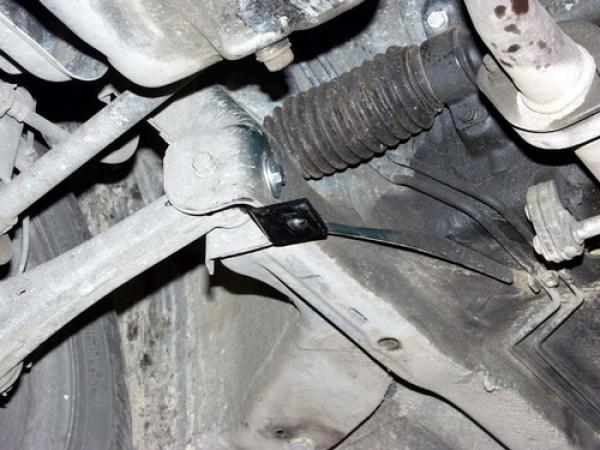 Unterfahrschutz Suzuki Ignis, Typ FH, Motor 1.3 ab Baujahr 10.2000 - 09.2003